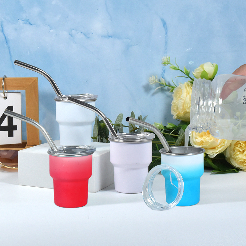 China RTS Cold Color Change 2.5oz Mini Shot Glass Tumbler Single Wall Stainless Steel Mini Cup with Metal Straw and White Box