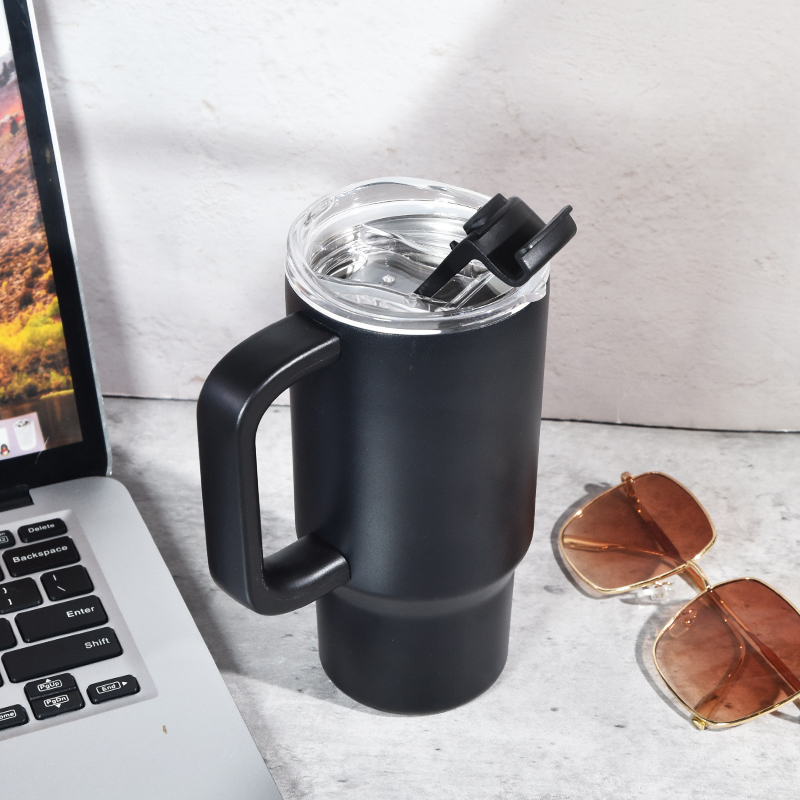 Custom Logo 18oz Stainless Steel Tumbler 540ml Powder Coated Laser Vacuum Insulated Water Bottle Car Travel Mug with Lid Handle