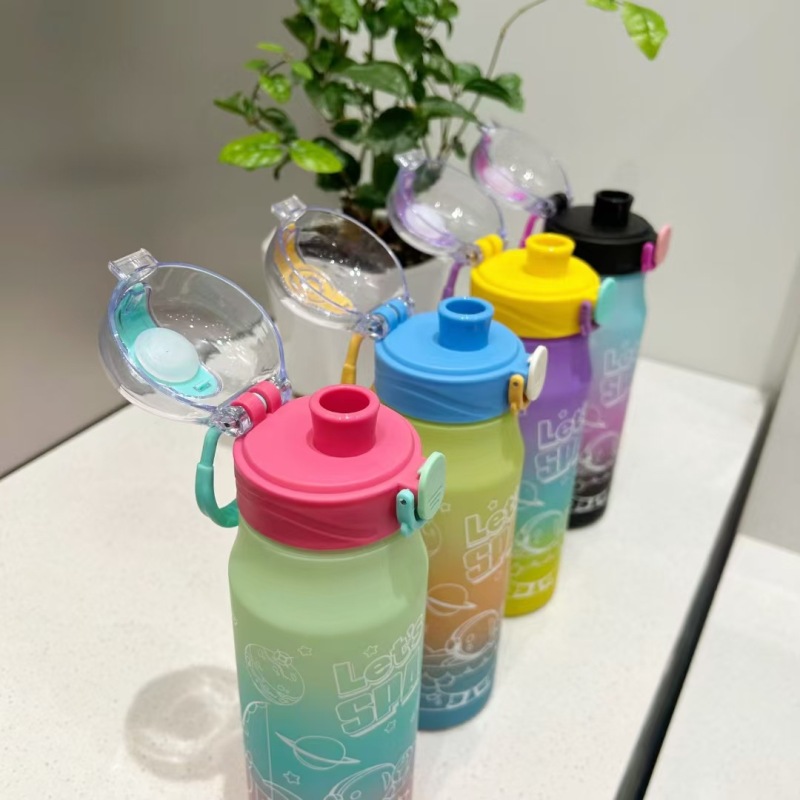 600ml Coloful Children PC Plastic Water Bottle Cute Cup for Kids Students W/ Pop Ups Drinking Mouth BAP-FREE Cartoon Astronaut