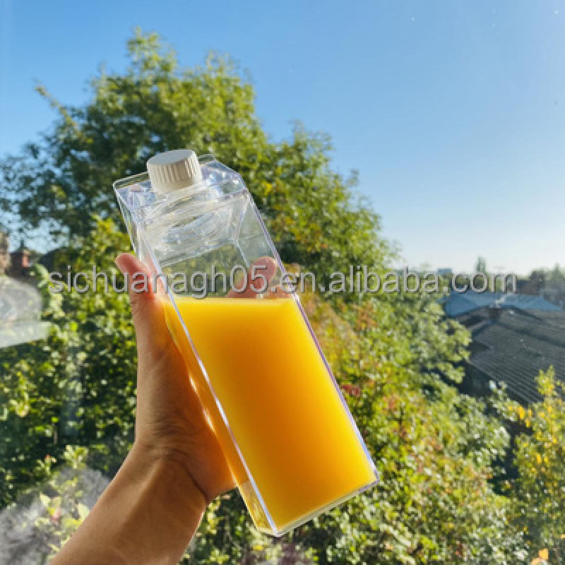 Wholesale Food Grade Plastic 500ML 16oz Transparent Colored Acrylic Milk Box Carton Shaped Water Bottle with Lid 1000ml
