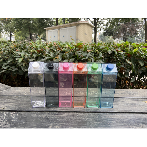 Wholesale Food Grade Plastic 500ML 16oz Transparent Colored Acrylic Milk Box Carton Shaped Water Bottle with Lid 1000ml