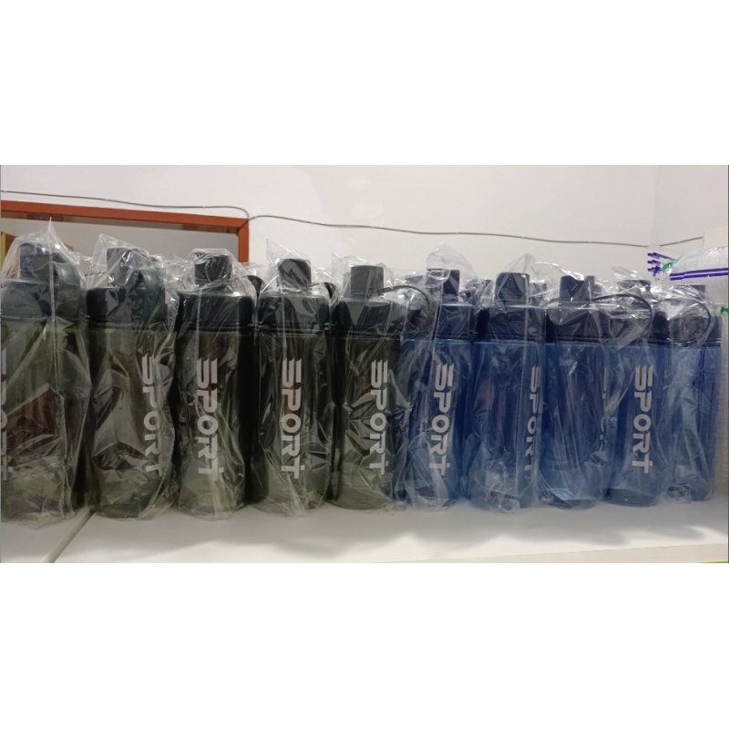 Wholesale Custom Large Capacity Gym Sports Travel Kettle Leak Proof Plastic High Temperature Resistant PC Water Bottles 1L 2L