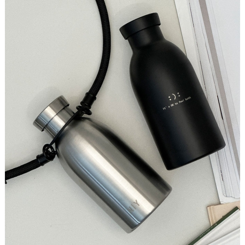 Custom Insulated Water Bottle Tumbler Double Wall Stainless Steel Outdoor Travel Thermal Drinking Bottle 350ml 500ml with Strap