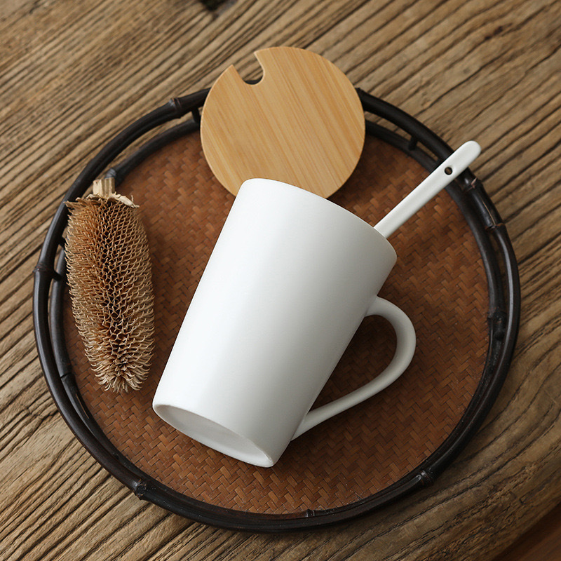 Customized 13oz Black and White Ceramic Coffee Mug with Lid and Spoon Milk Cup Classic Mug Drinking Cups for Tea and Coffee