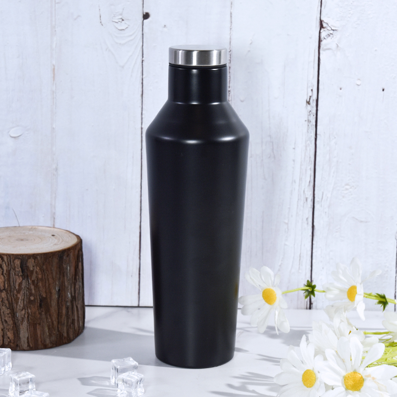 Custom Logo 22oz Stainless Steel Beer Drinking Bottle Insulated Outdoor Water Bottle SS304 Double Wall Vacuum Cup for Wholesale