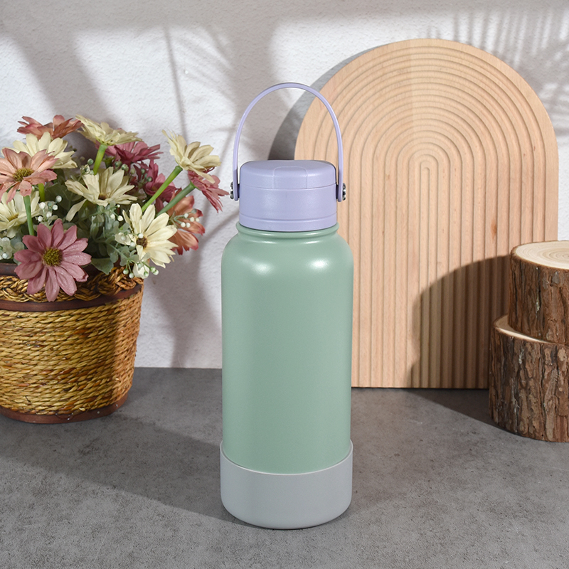 New Design Double Wall Water Bottle Stainless Steel Flask Sports Bottle With Handle Rotating Lid 32oz Customized Logo Bottle