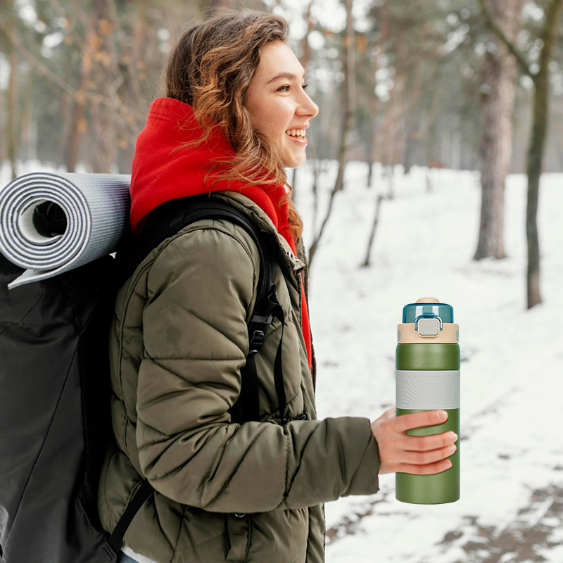 Wholesale 800ml Stainless Steel Cup Powder Coated Portable Vacuum Insulated Water Bottle With Bounce Button Screw on Lid Straw