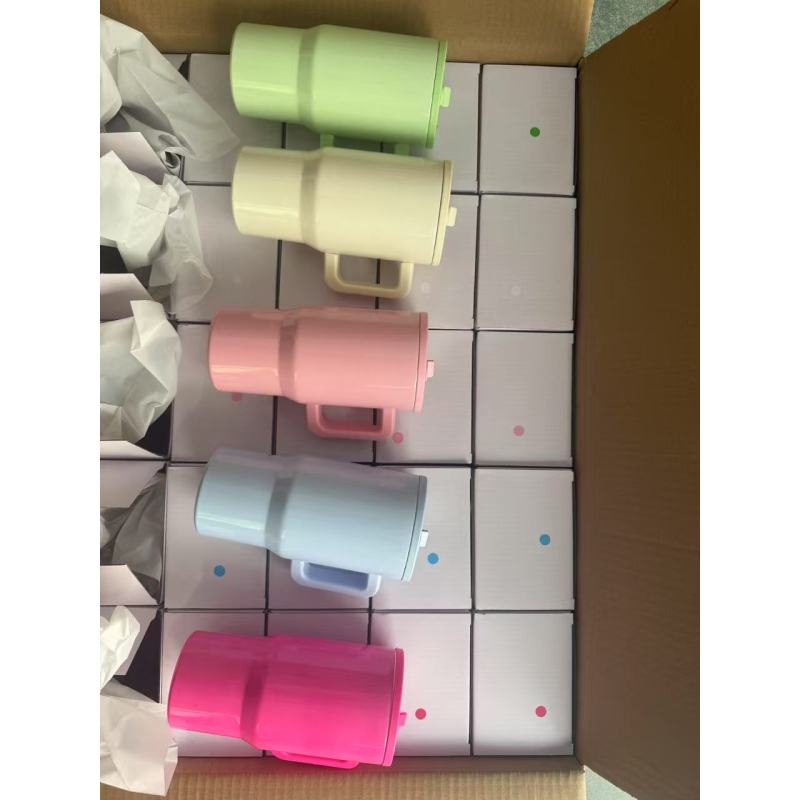 Custom logo DIY 20oz Sublimation Blank Double Wall Tumbler Cup with Handle 20oz Leak Proof Travel Kids Mug with Lids and Strws
