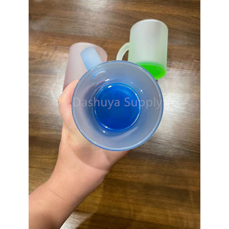 LOW MOQ 7 Colors Custom Sublimation Blanks 11oz Beer Coffee Mug Gradient Color Fluorescent Frosted Glass Mug with Handle