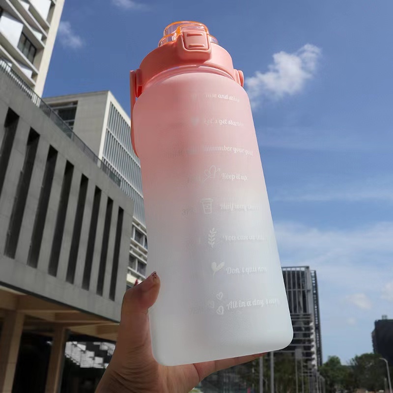 Best-seller 2L Plastic Water Bottle Acrylic Tumbler With Straw