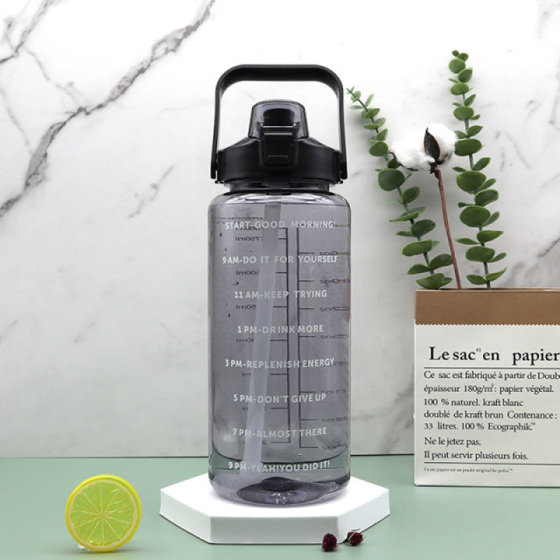 Best-seller 2L Plastic Water Bottle Acrylic Tumbler With Straw