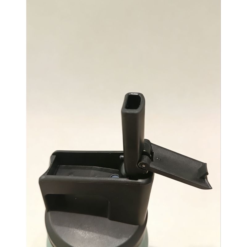 Botella de agua isotérmica de doble pared de acero inoxidable con asa portátil ligera para mantener las bebidas calientes o frías durante horas.