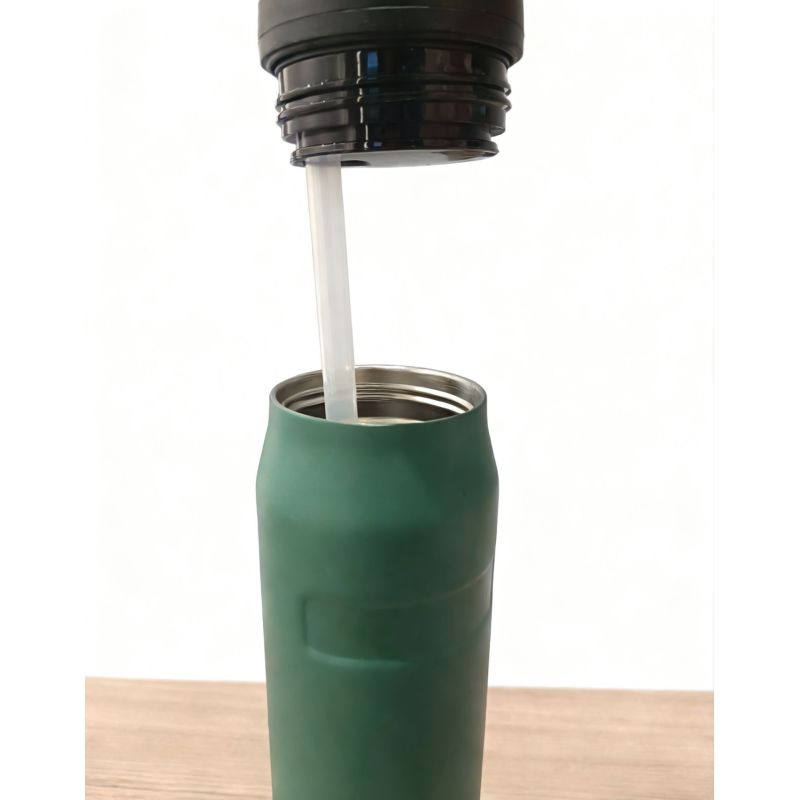 Botella de agua isotérmica de doble pared de acero inoxidable con asa portátil ligera para mantener las bebidas calientes o frías durante horas.
