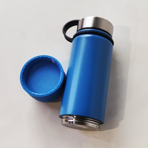 Novo design de copo térmico de aço inoxidável com alto-falante inteligente para música.