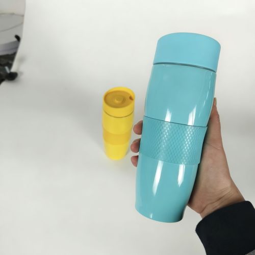 Hot Selling Press-Lock Vacuum Sippery Stainless Steel Double Wall Insulated Cup Custom Color Travel Mug Silicone in the Middle