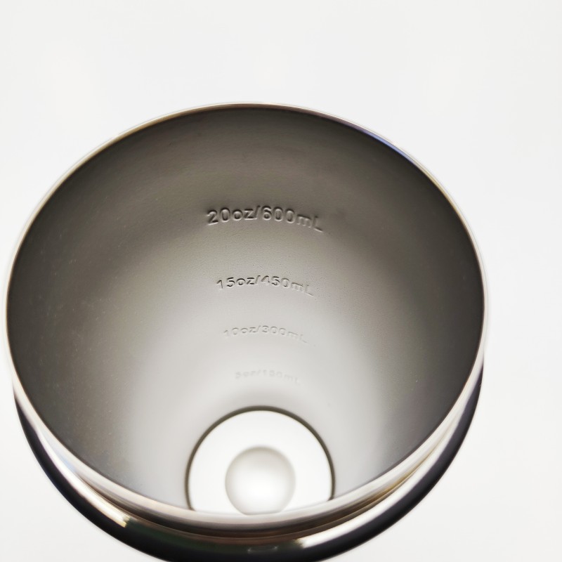 Individuell gestalteter, isolierter Protein-Shaker aus Edelstahl mit Waage für Fitnessstudios