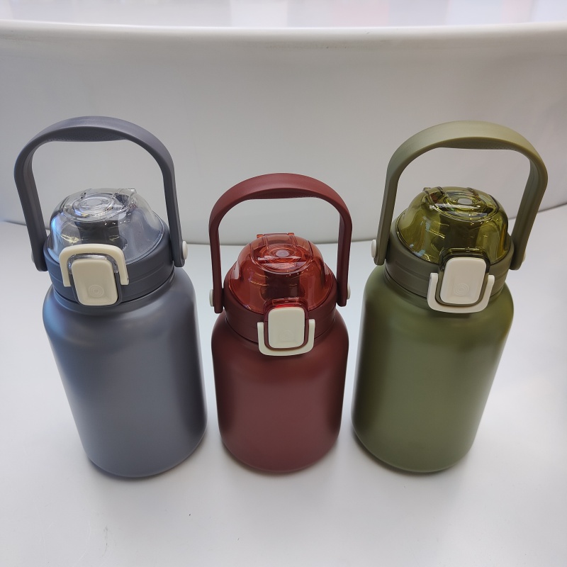 2024 Hot Kids Cute Bounce Lid Double Wall Stainless Steel Vacuum Travel Water Bottle with Handle