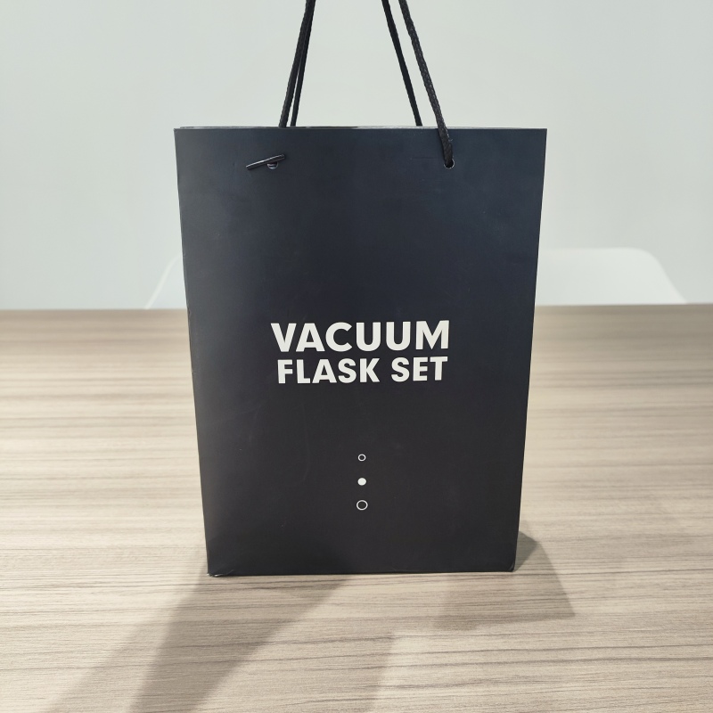 Set regalo di alta qualità con thermos in acciaio inox 304 da 500 ml e 3 coperchi.