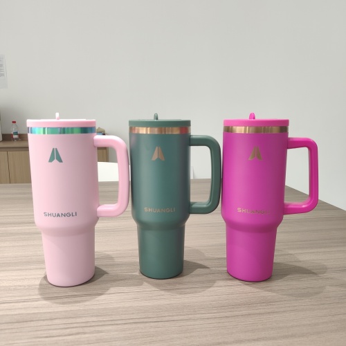 2025 Custom Leak Proof Flip Straw Tumbler Adventure Stainless Steel 40oz Tumbler with Handle