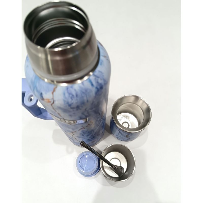 Garrafa térmica de aço inoxidável 304 com textura de mármore, à prova de vazamentos e fácil de limpar, com cuia e colher para mate.