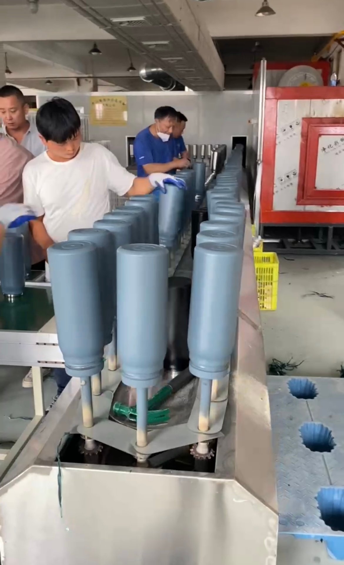 Electrostatic-powder-coating-line-for-manufacturing-rugged-cups