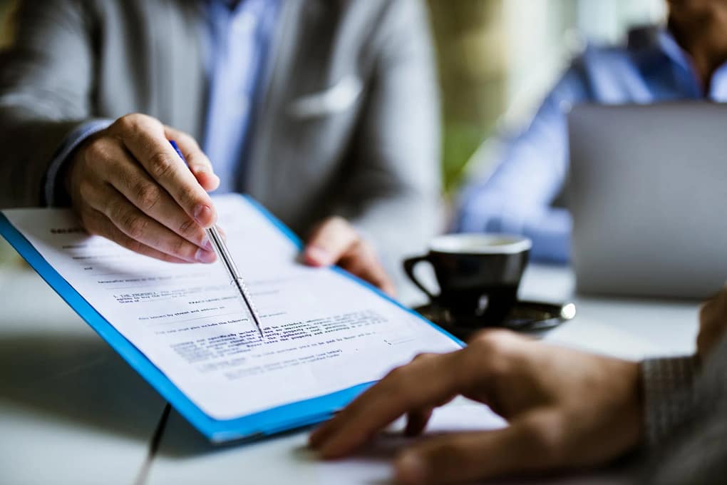 reviewing business contract terms for wholesale stainless steel cups order