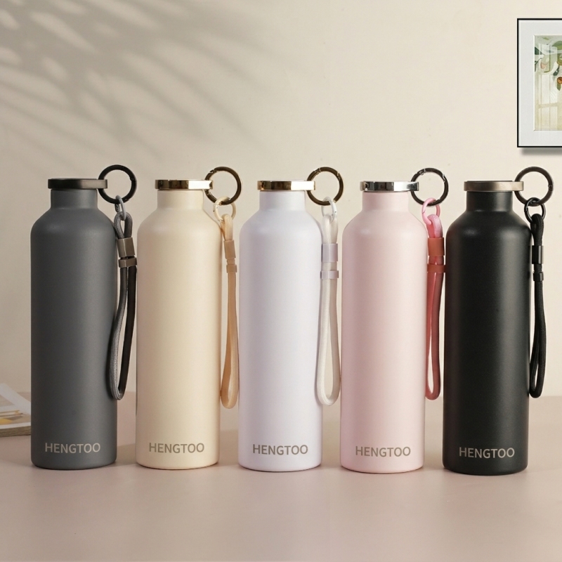 Wholesale 650ml Stainless Steel Water Bottle 304 Double Wall Vacuum Insulated Sport Flask with Paracord Strap and Metal Lid