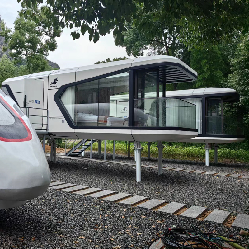 Outdoor Mobile Glamping Space Capsule Resort Hotel Tiny House and Spacecraft House