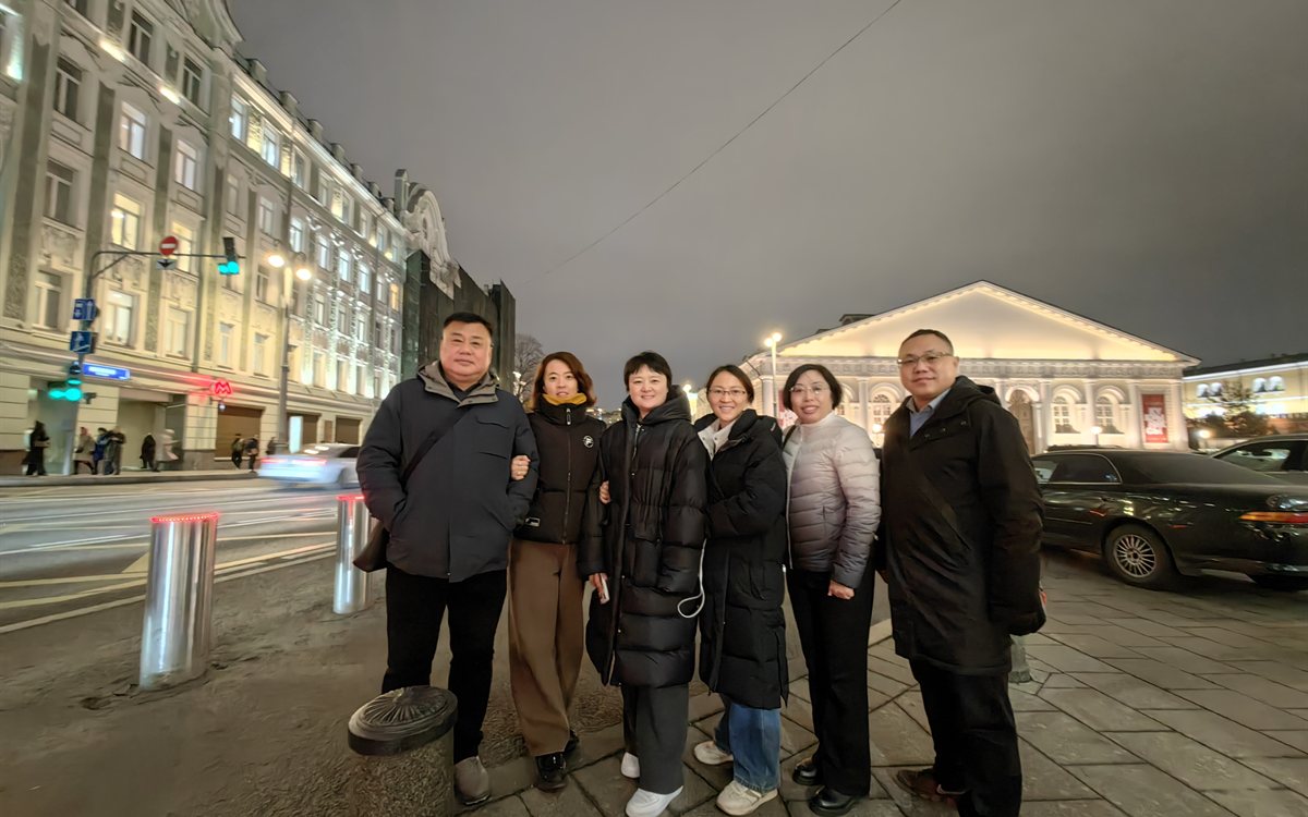VK team visiting customers overseas