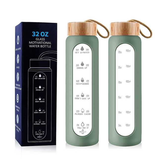 Botella de agua de vidrio de 32 oz con marcador de tiempo, tapa de bambú, funda de silicona. Botellas de agua motivacionales con citas recordatorias