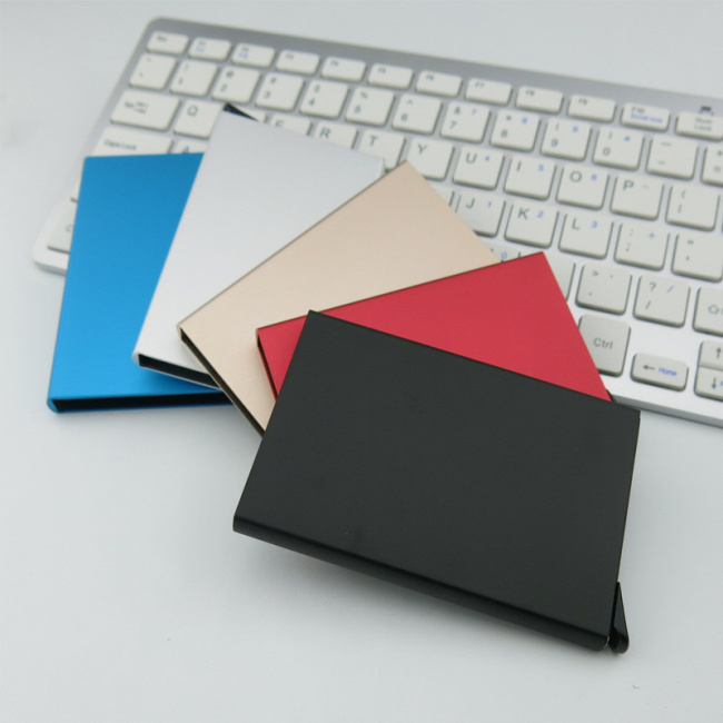 Venda imperdível logotipo personalizado moda PVC couro alumínio metal RFID bloqueio identificação cartão de crédito manga titular do cartão