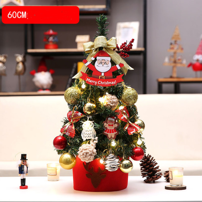 Custom small Resin Family Home Decoration Ornament Survived Navidad Christmas Tree