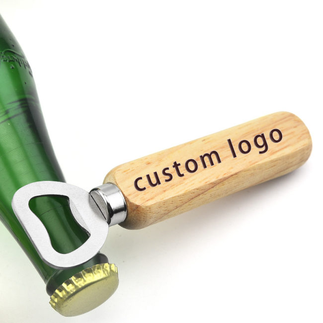 Fabricantes personalizados de acero inoxidable barato logotipo personalizado láser en blanco Cerveza Abrebotellas con mango de madera