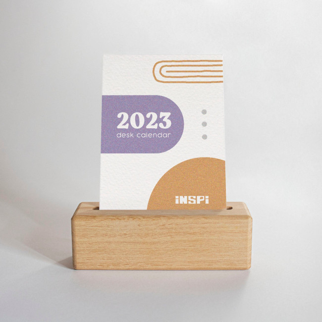 Mini tarjeta de calendario mensual de escritorio 2023 con soporte de madera