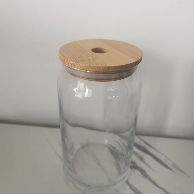 Listo para enviar Vasos para beber de 16 oz Vasos para beber en forma de lata de cerveza con tapa de bambú y pajita de vidrio Elección de bricolaje