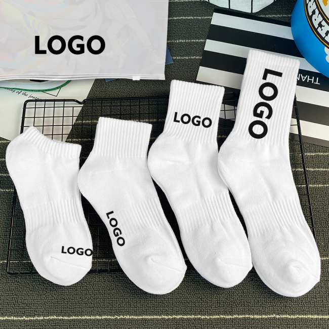 El deporte al por mayor skate crew se divierte el logotipo personalizado de los hombres calcetines deportivos calcetines casuales