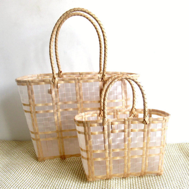 Big and small vacation wedding gift bag transparent plastic woven basket bag leisure beach hand bags tote for women
