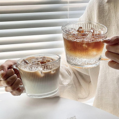 Transparent glass with handle