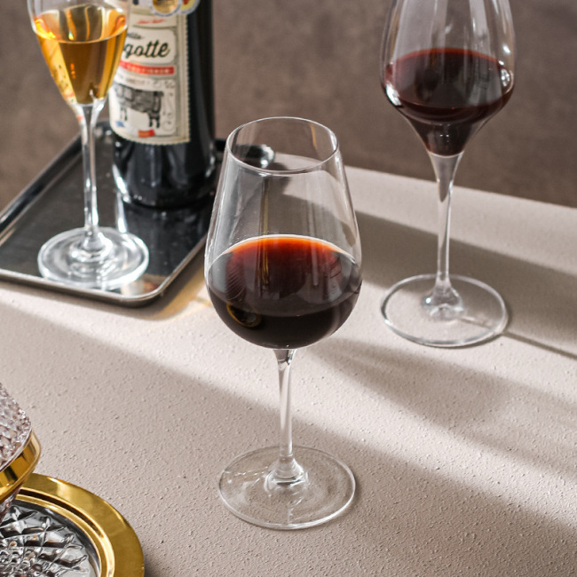 red wine glass red wine glass