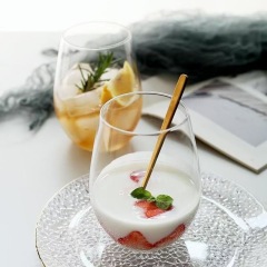 Egg-shaped cup Glass