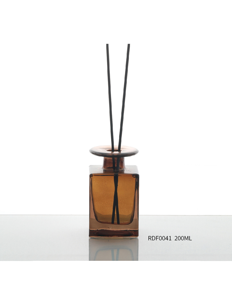 Custom Empty Aromatherapy Oil Bottles and Packaging Reed Diffuser Bottle with Stick