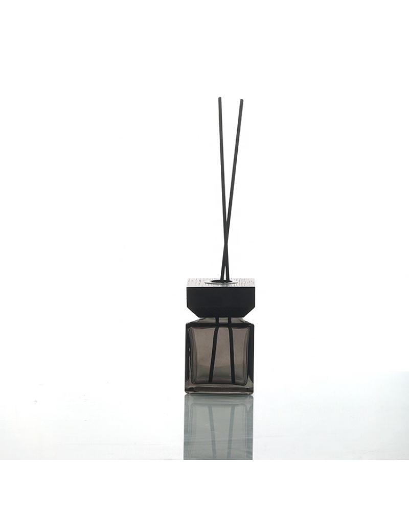 50ml 100ml 150ml Square Glass Bottle Reed Diffuser Bottle Luxury with Wooden Cap