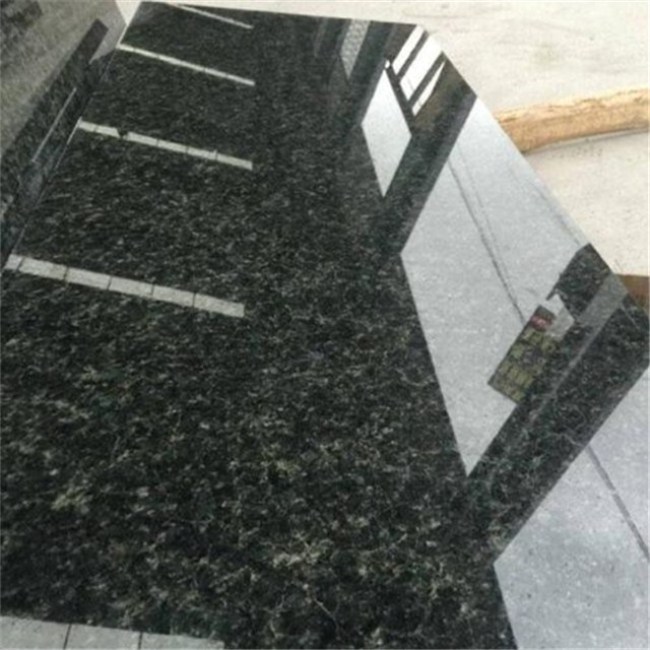 Verde Ubatuba-Granitplatten