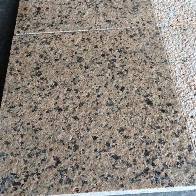 Wüstenbrauner Granit