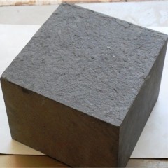 Batu hitam basalt