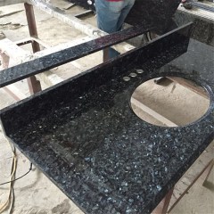 Meja dapur granit Blue Pearl atas meja rias kamar mandi