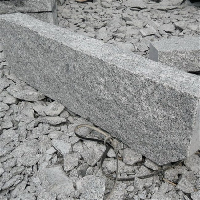 Granit G603 batu tepi jalan
