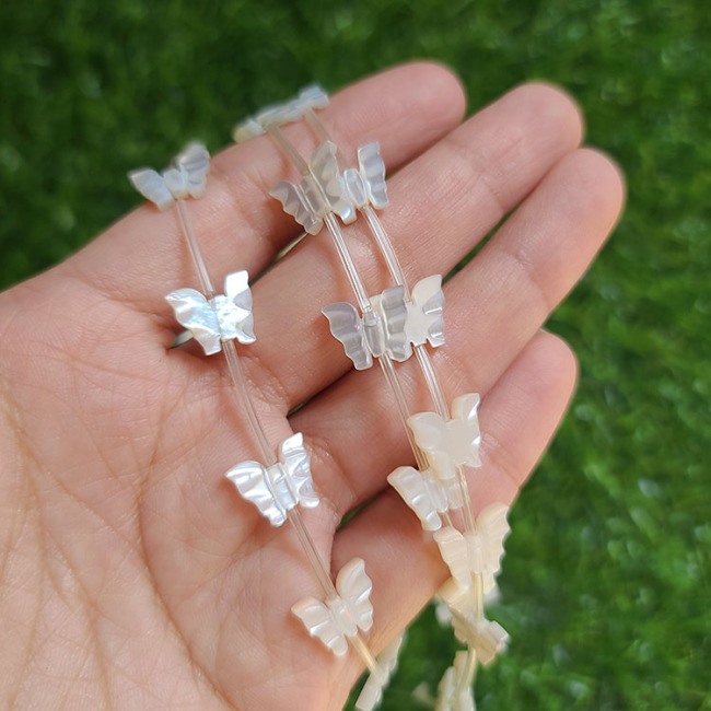 SP4207  White Mother of pearl Butterfly Charm Beads,MOP shell Carved Butterfly Beads