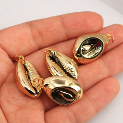 JF7307 Popular Gold Plated Natural Cowrie Seashell Shell Charm Pendants