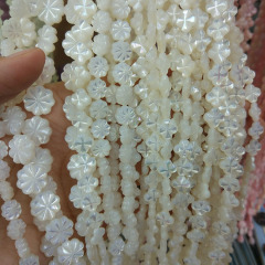SP4155 White Mother of Pearl Shell Carved Plum Blossom Flower Beads
